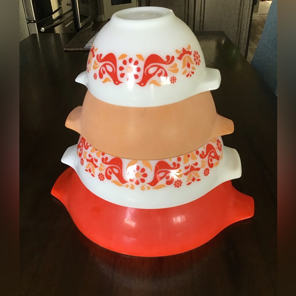 Vintage Pyrex Friendship Birds Cinderella Bowl Set